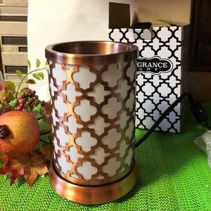 Celebrating Home electric Lumer fragrance warmer